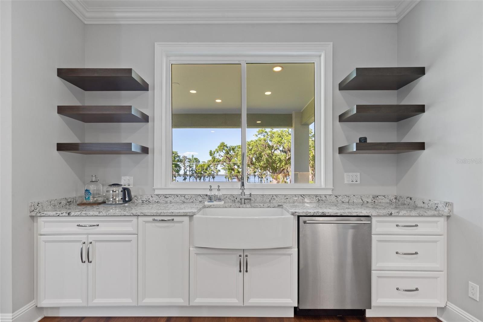 Image 14 of 43 For 3321 Kingsway Road