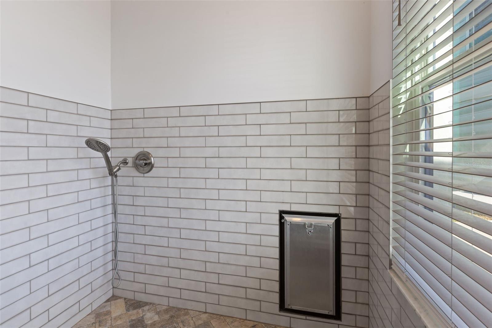 Image 18 of 43 For 3321 Kingsway Road