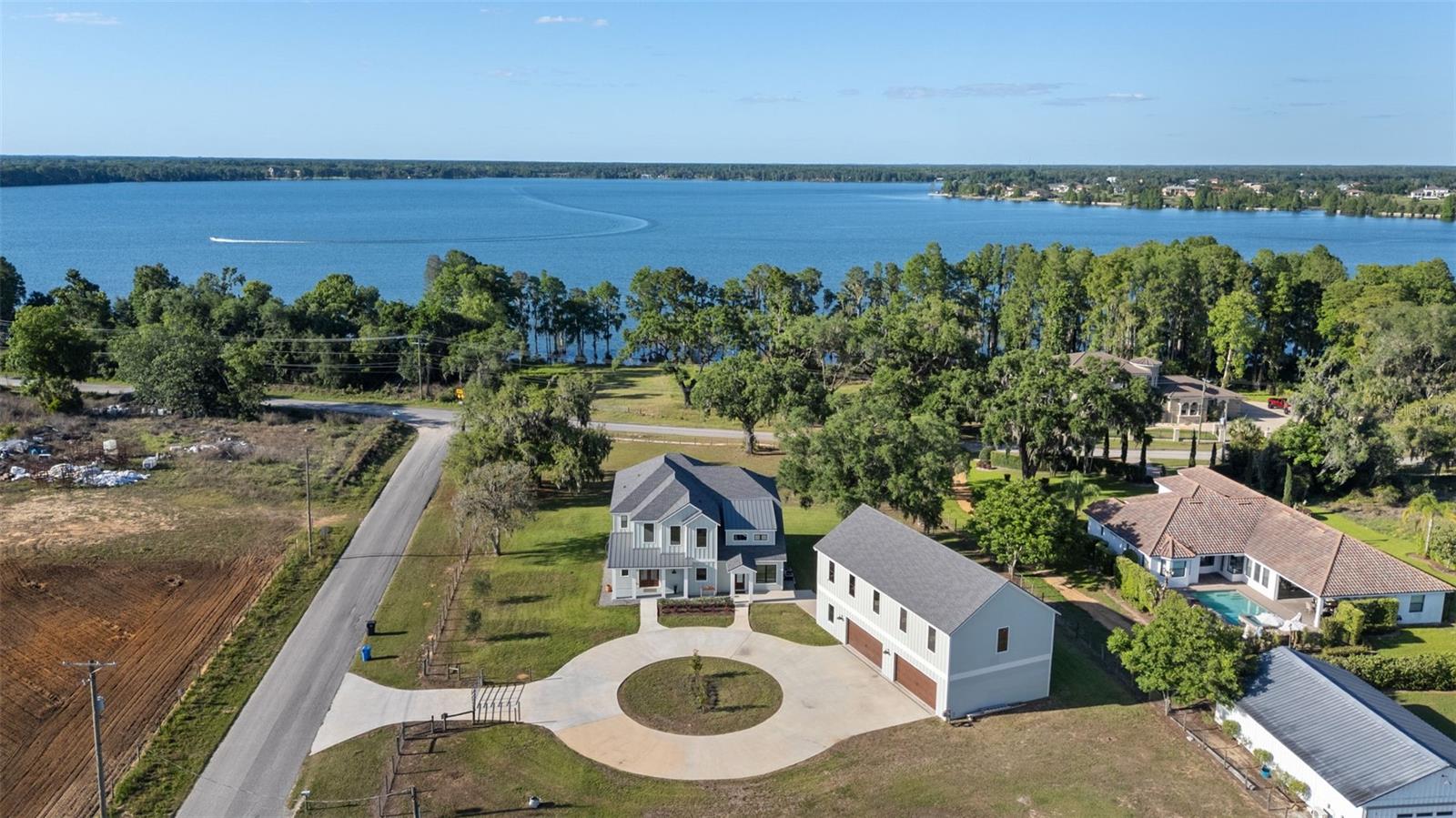 Image 2 of 43 For 3321 Kingsway Road