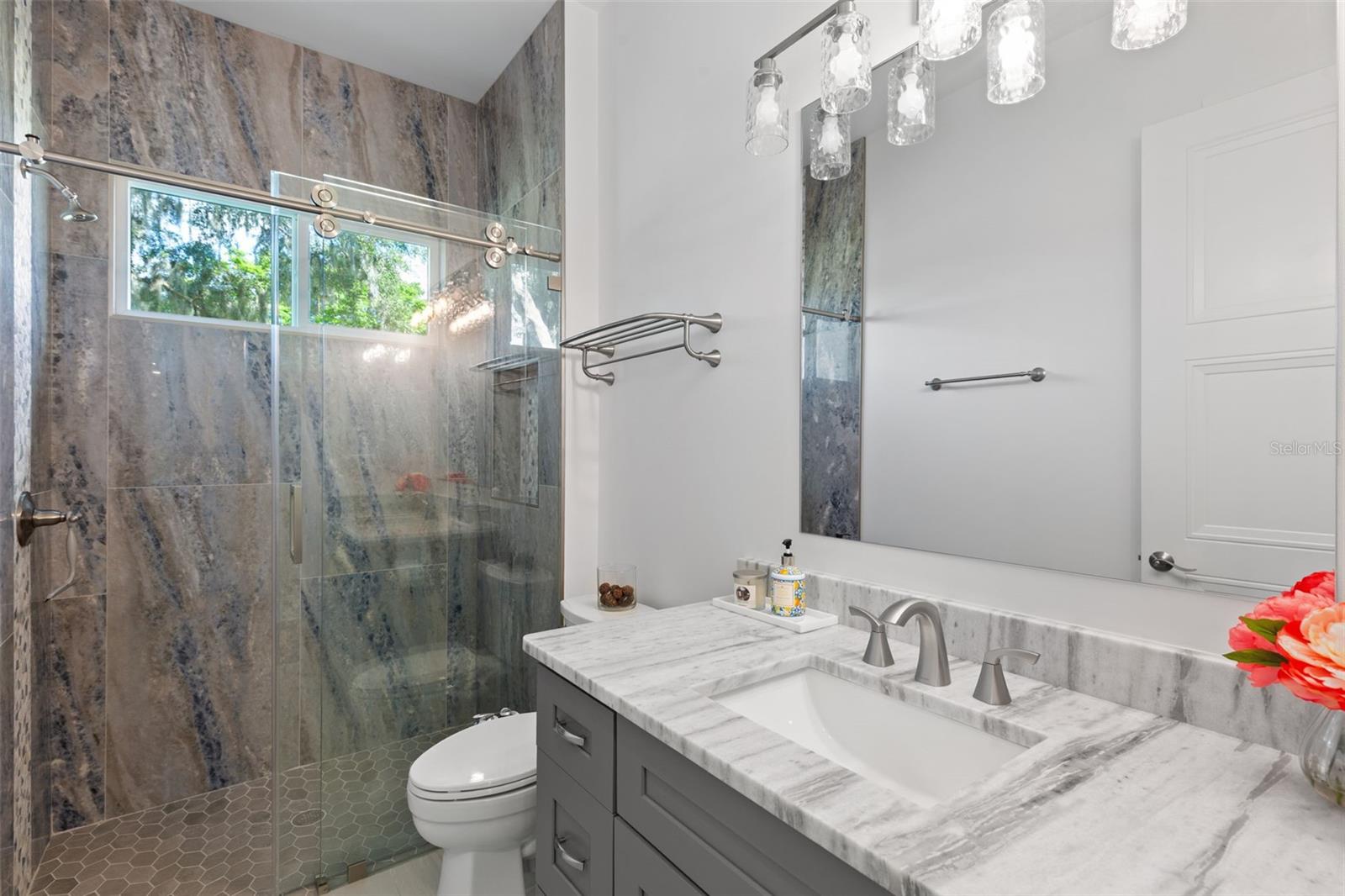 Image 33 of 43 For 3321 Kingsway Road