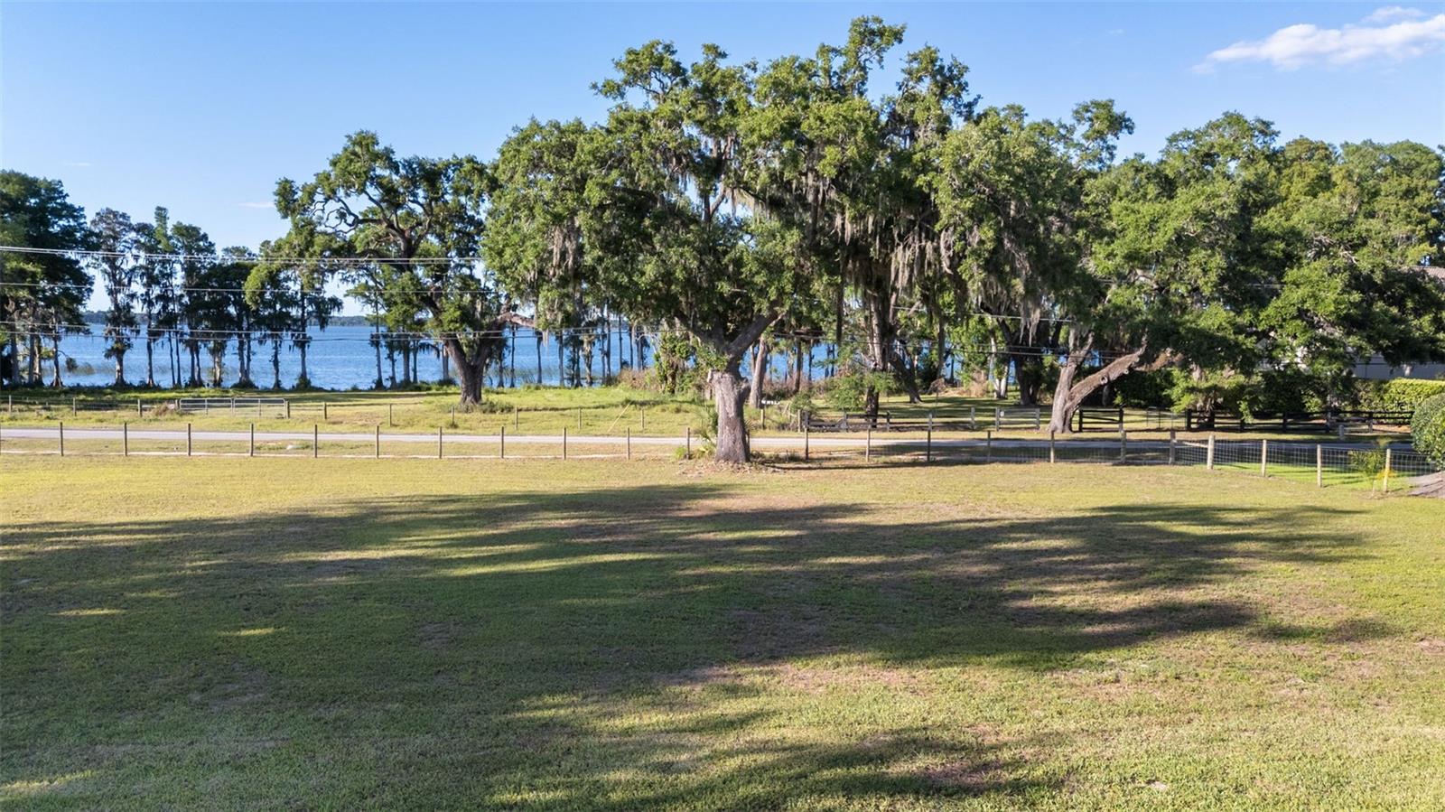 Image 5 of 43 For 3321 Kingsway Road