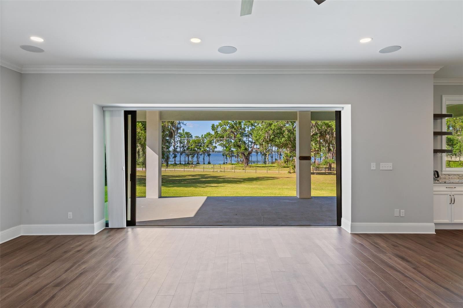 Image 8 of 43 For 3321 Kingsway Road