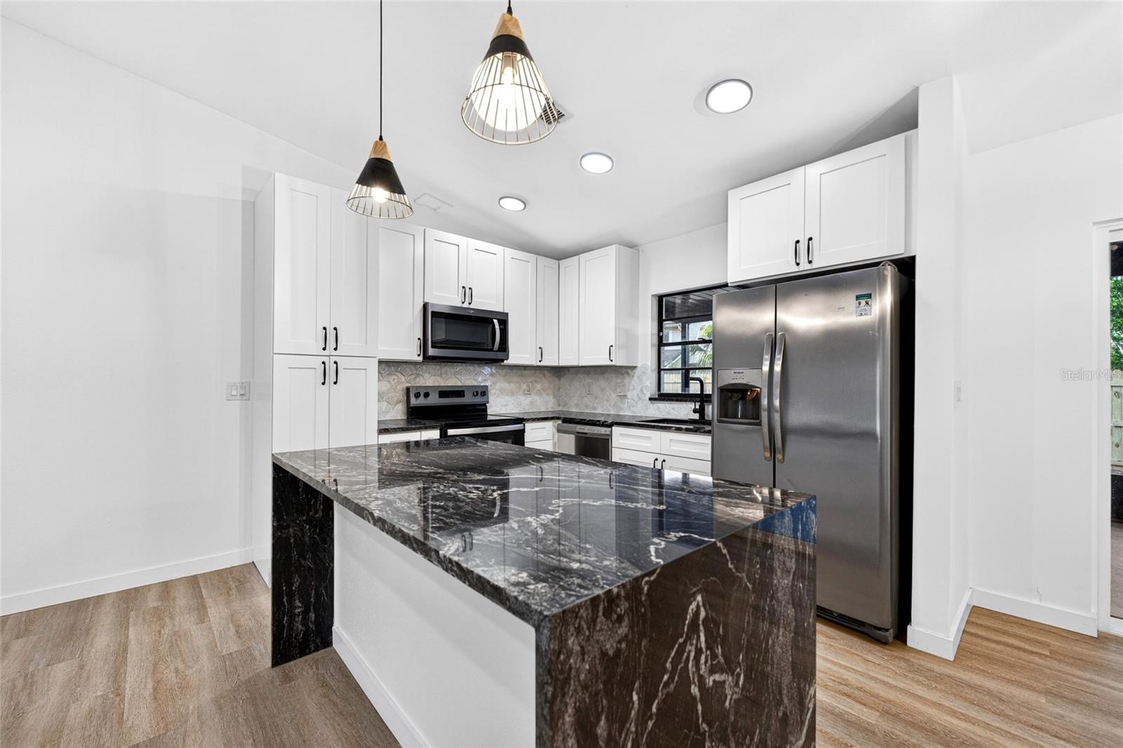 Image 10 of 35 For 14841 Oak Vine Drive