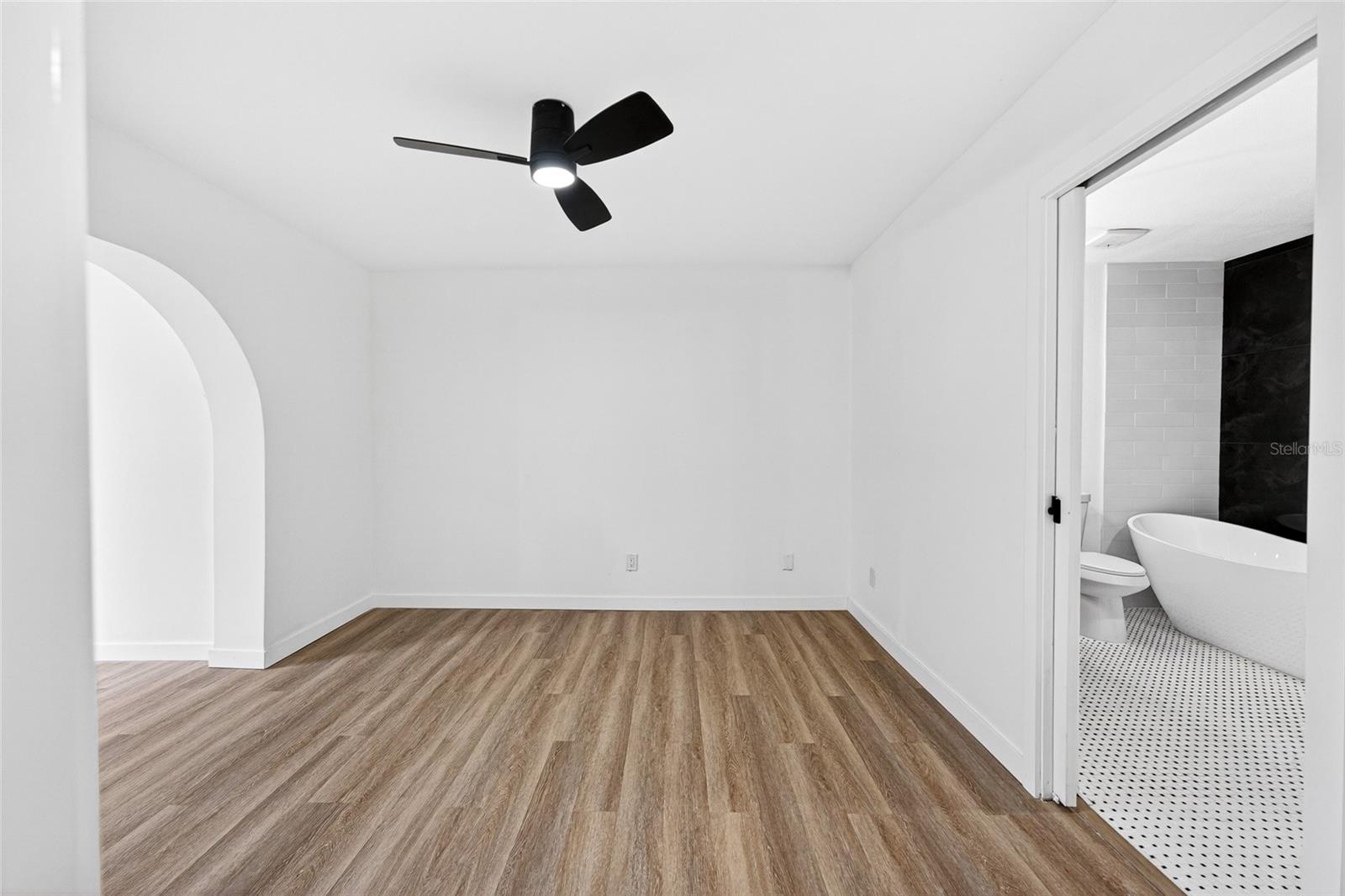 Image 12 of 35 For 14841 Oak Vine Drive