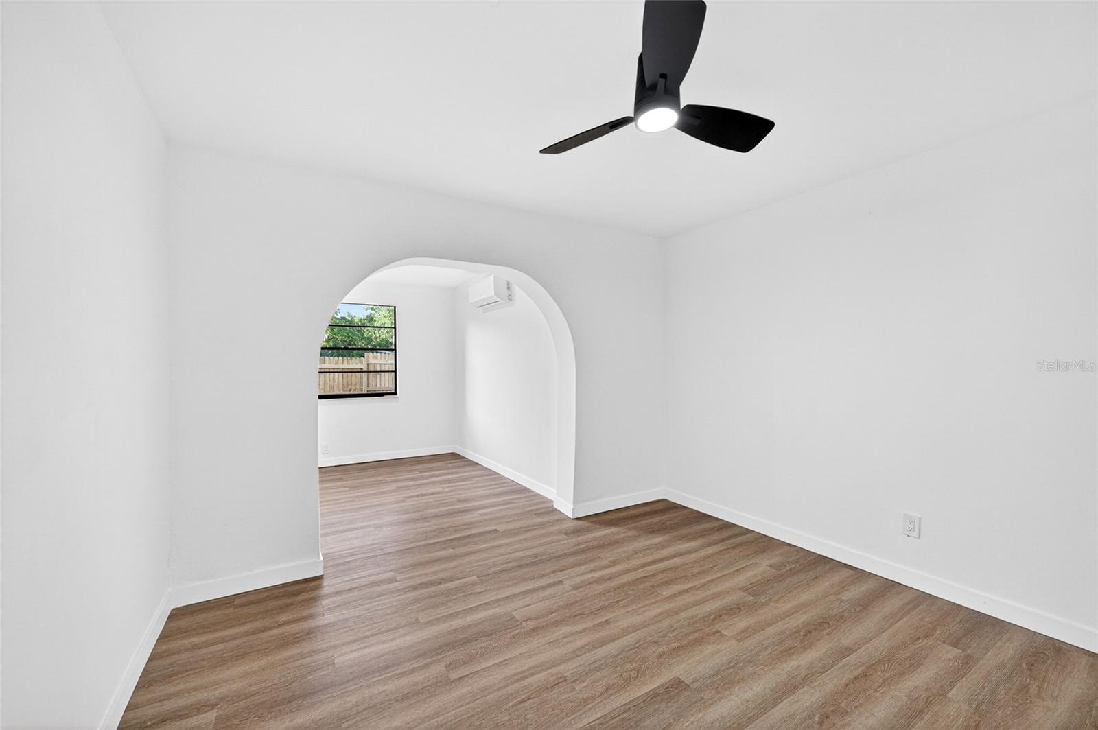 Image 13 of 35 For 14841 Oak Vine Drive