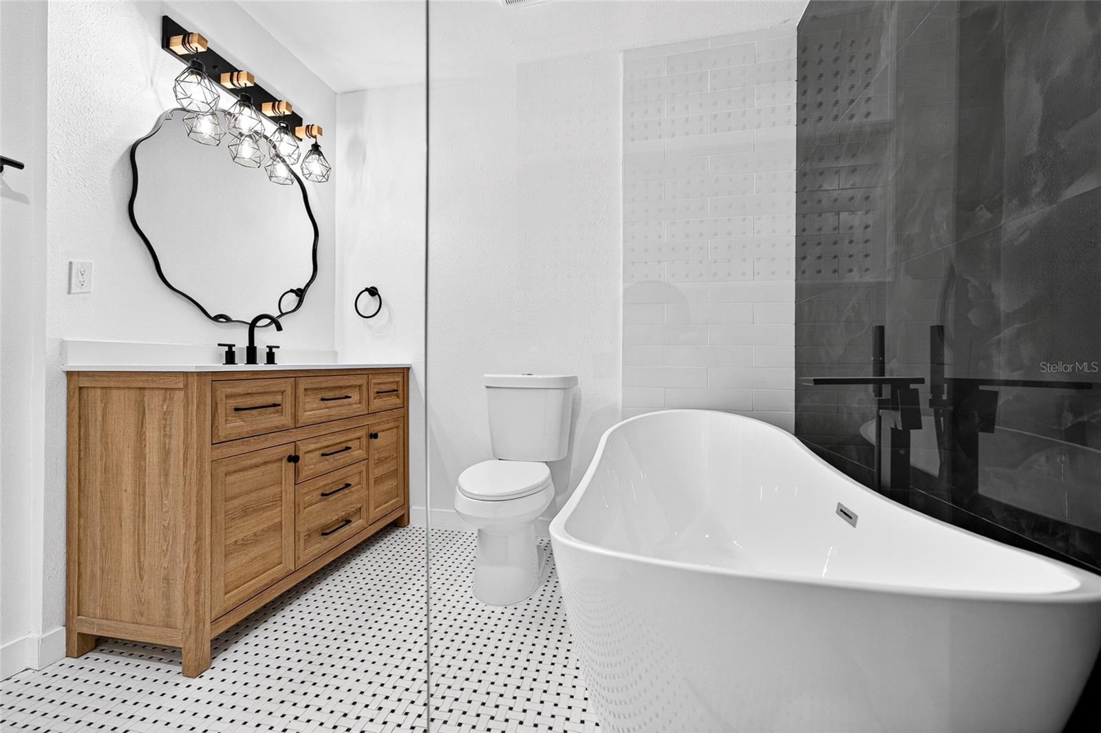 Image 16 of 35 For 14841 Oak Vine Drive