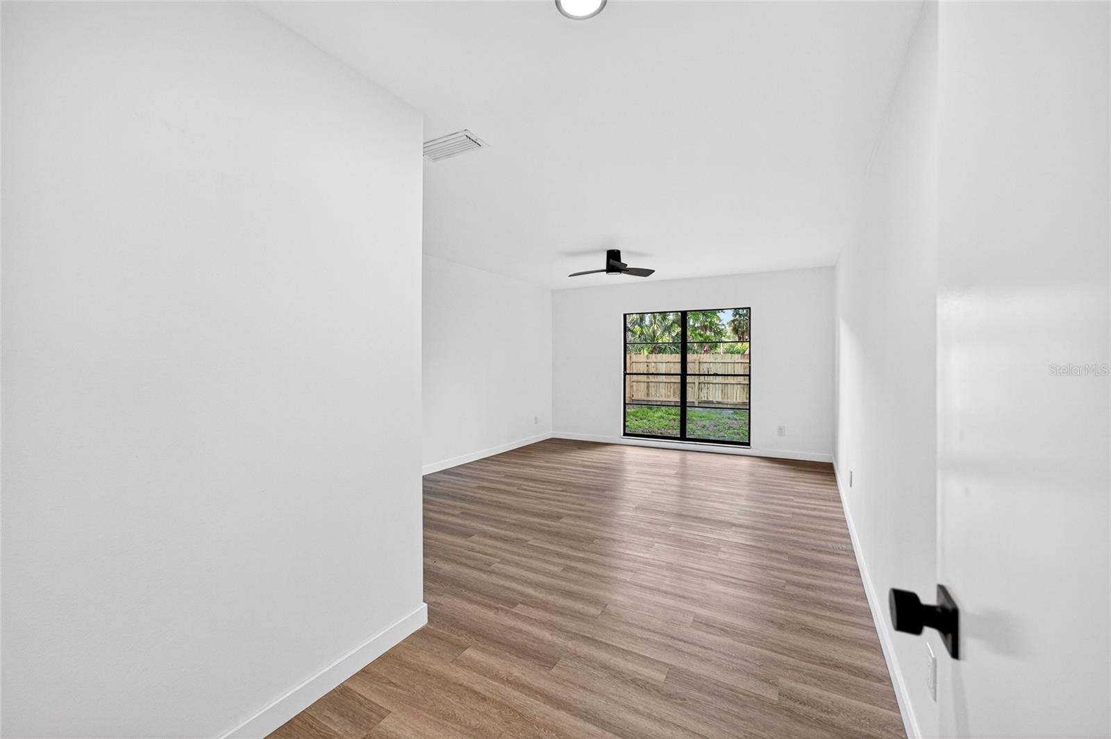 Image 18 of 35 For 14841 Oak Vine Drive