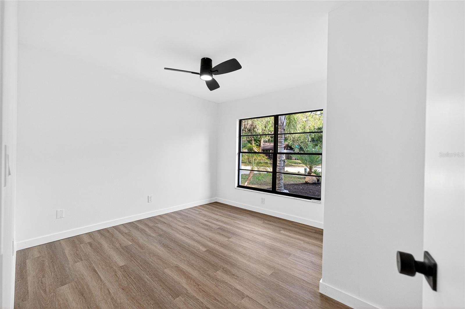 Image 23 of 35 For 14841 Oak Vine Drive