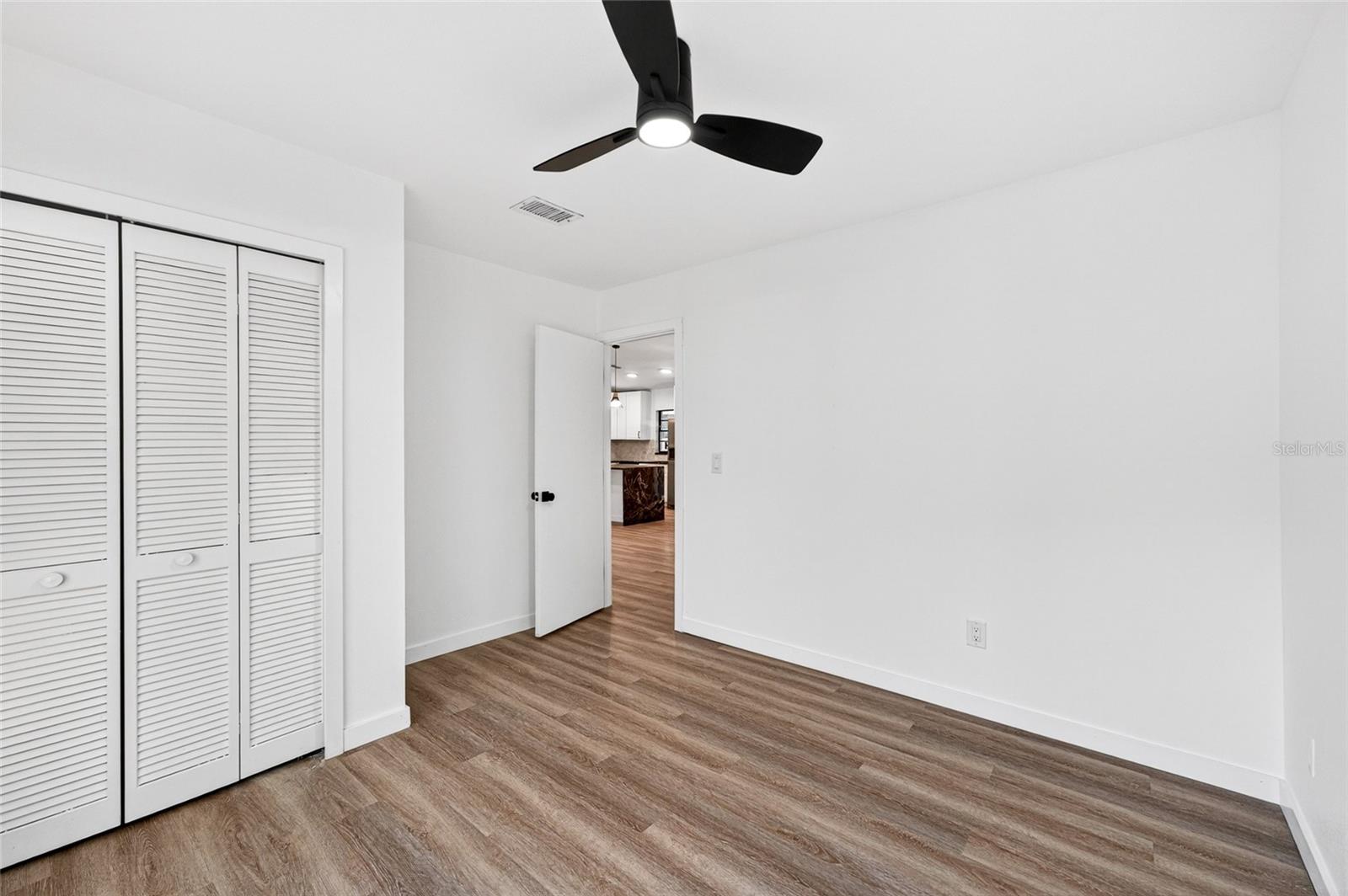 Image 24 of 35 For 14841 Oak Vine Drive