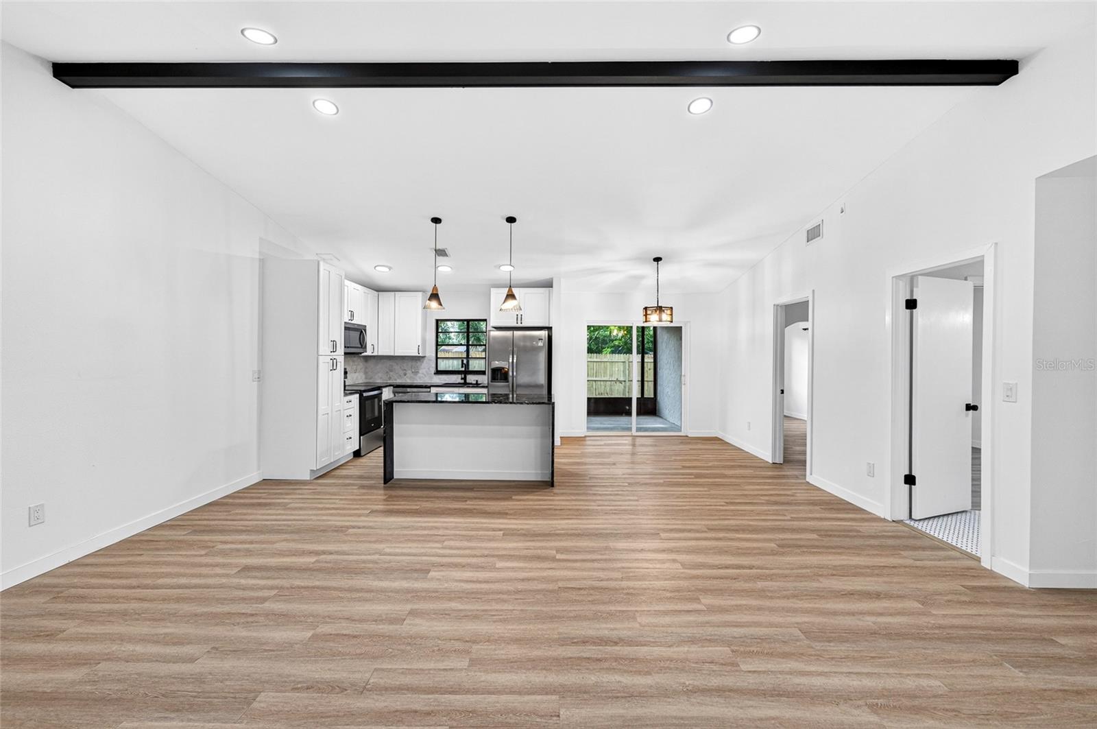 Image 5 of 35 For 14841 Oak Vine Drive