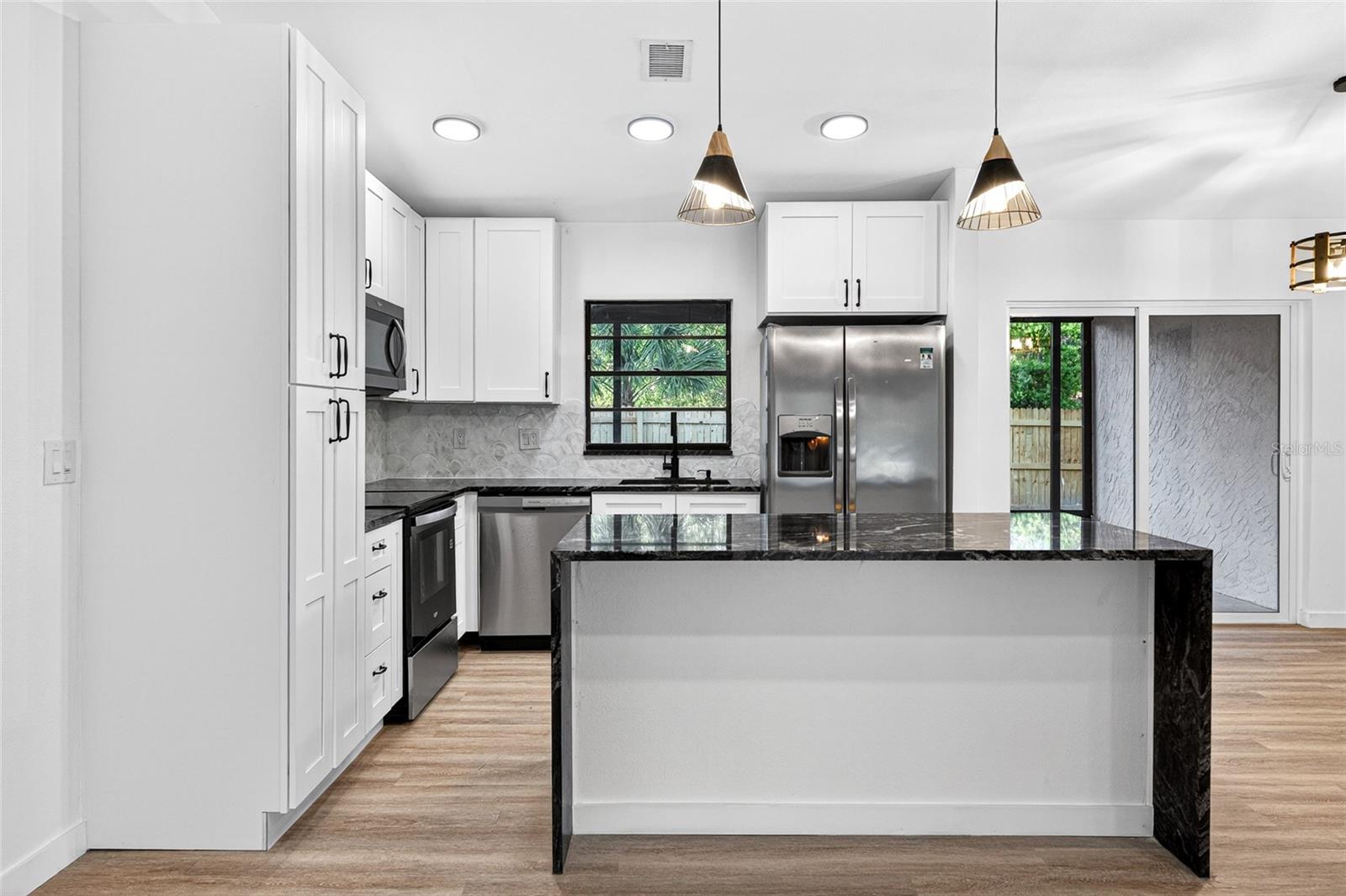 Image 7 of 35 For 14841 Oak Vine Drive