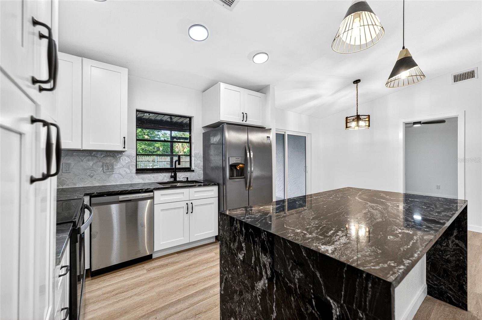 Image 8 of 35 For 14841 Oak Vine Drive