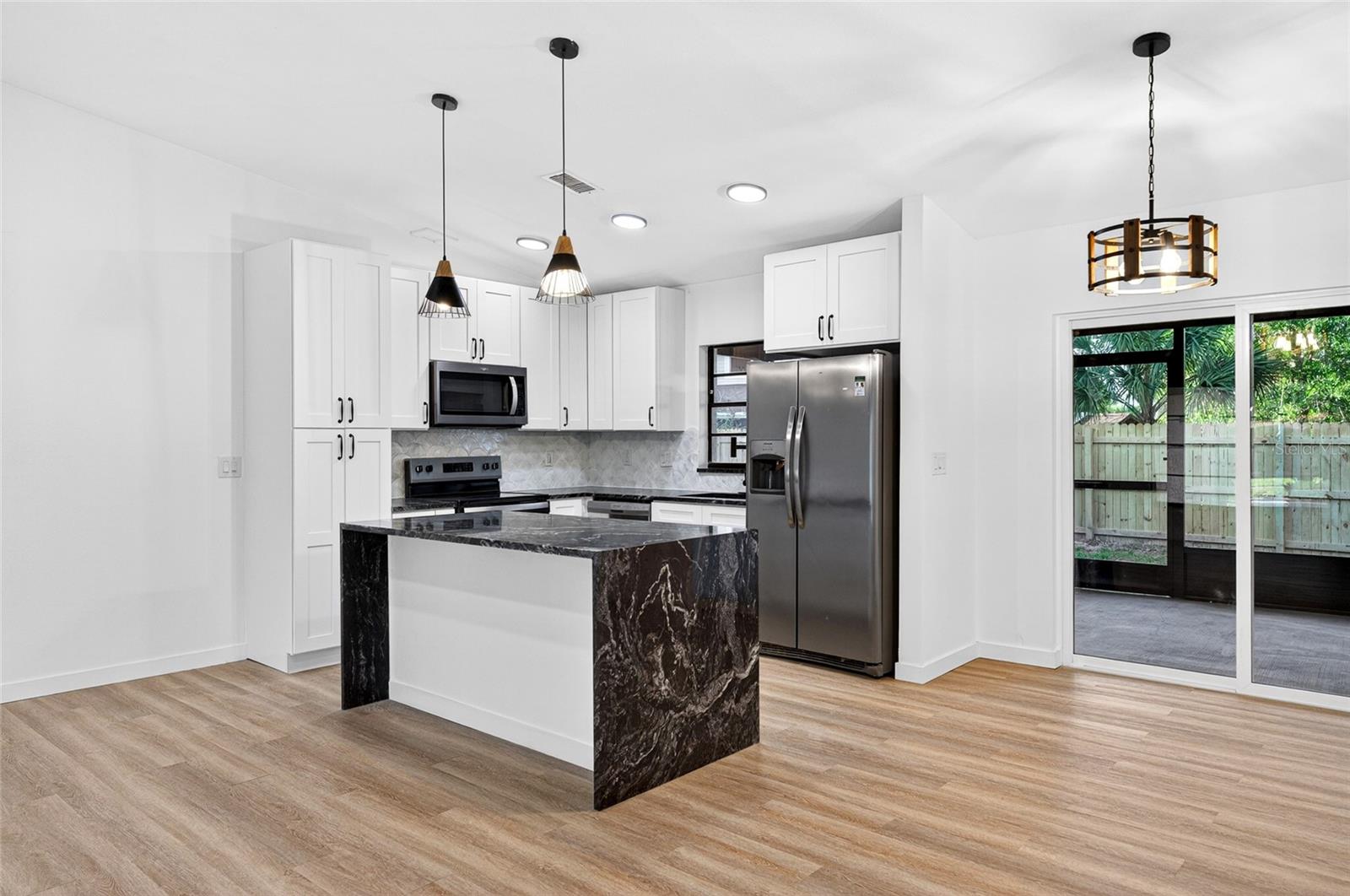 Image 9 of 35 For 14841 Oak Vine Drive