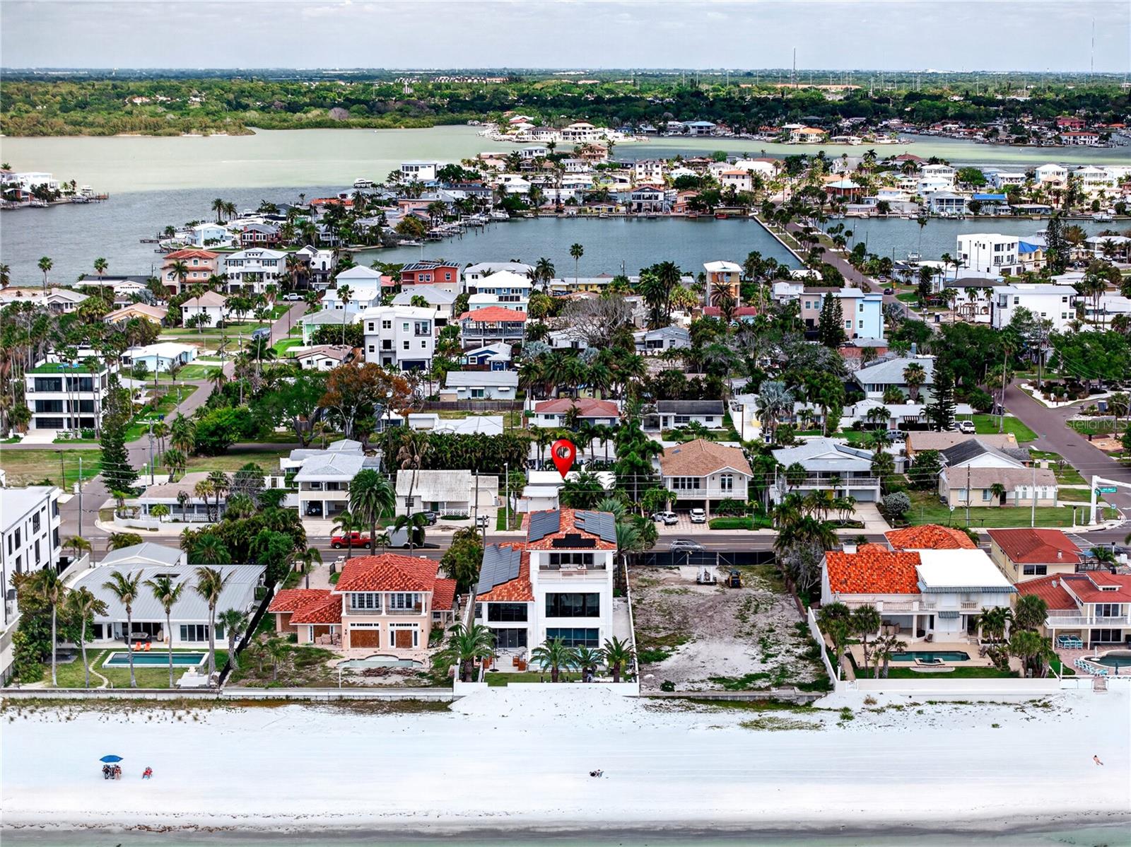 Image 10 of 50 For 16107 Gulf Boulevard