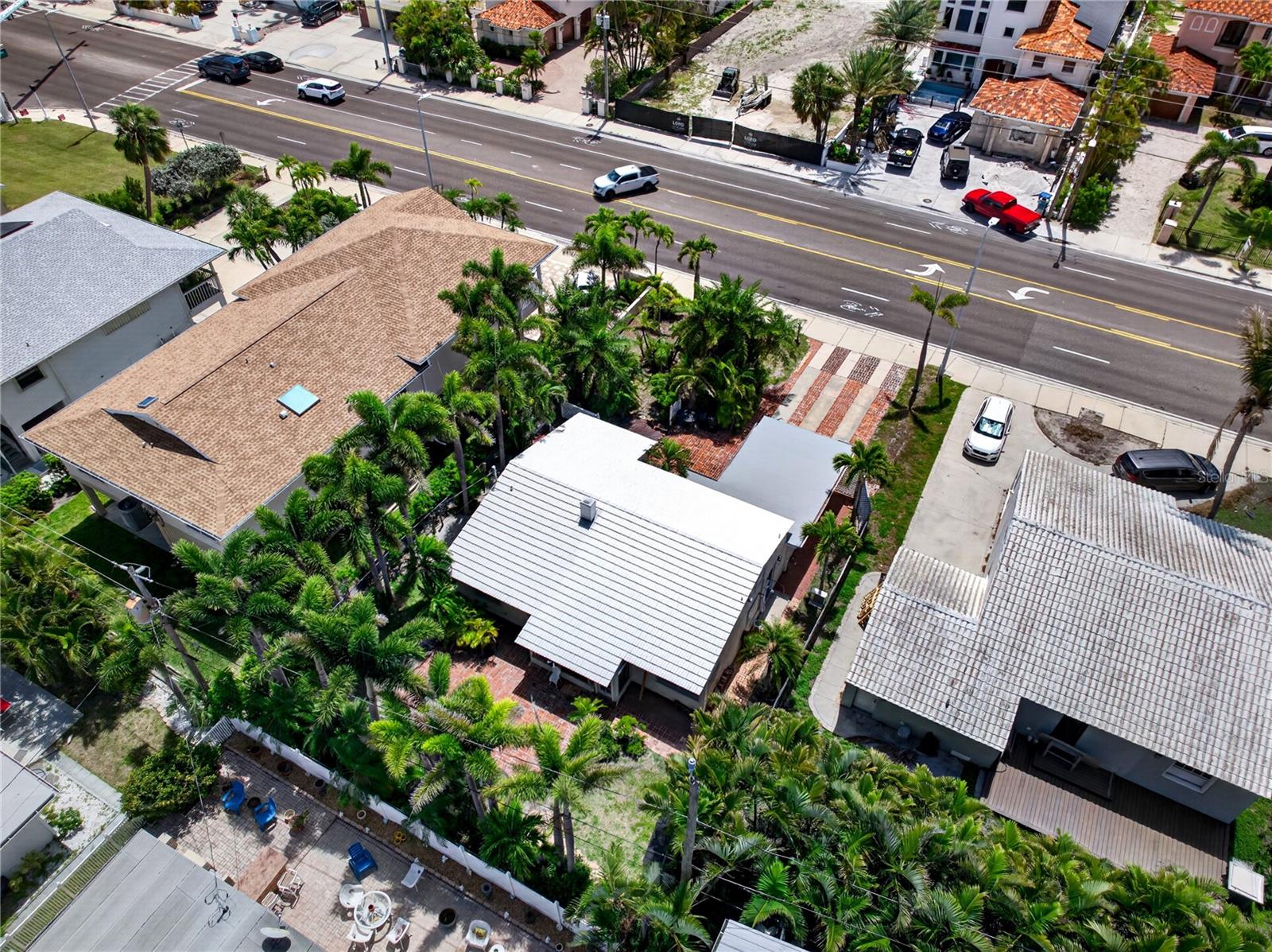 Image 13 of 50 For 16107 Gulf Boulevard