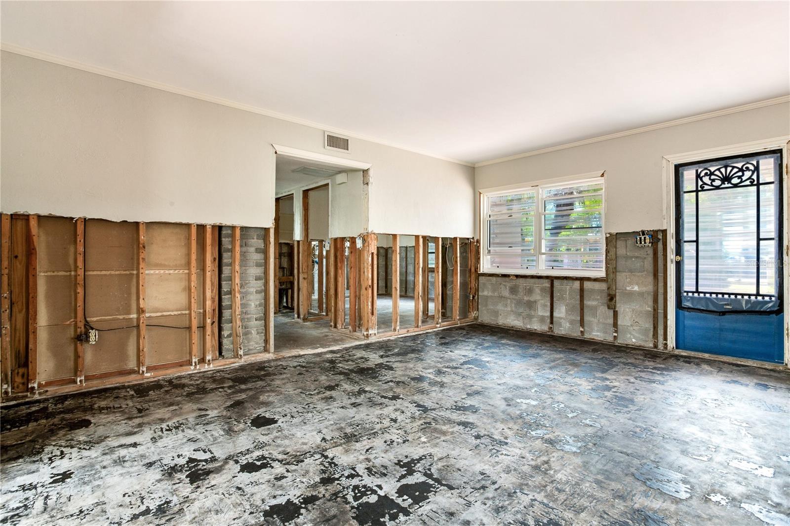 Image 21 of 50 For 16107 Gulf Boulevard