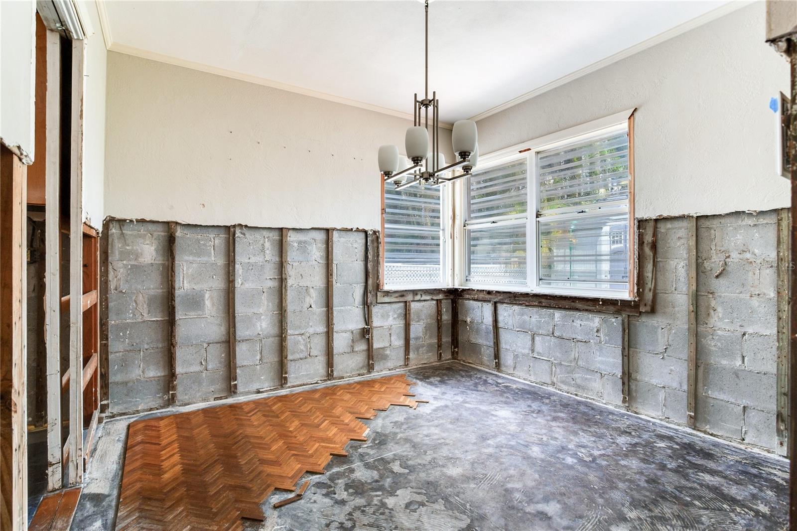 Image 23 of 50 For 16107 Gulf Boulevard