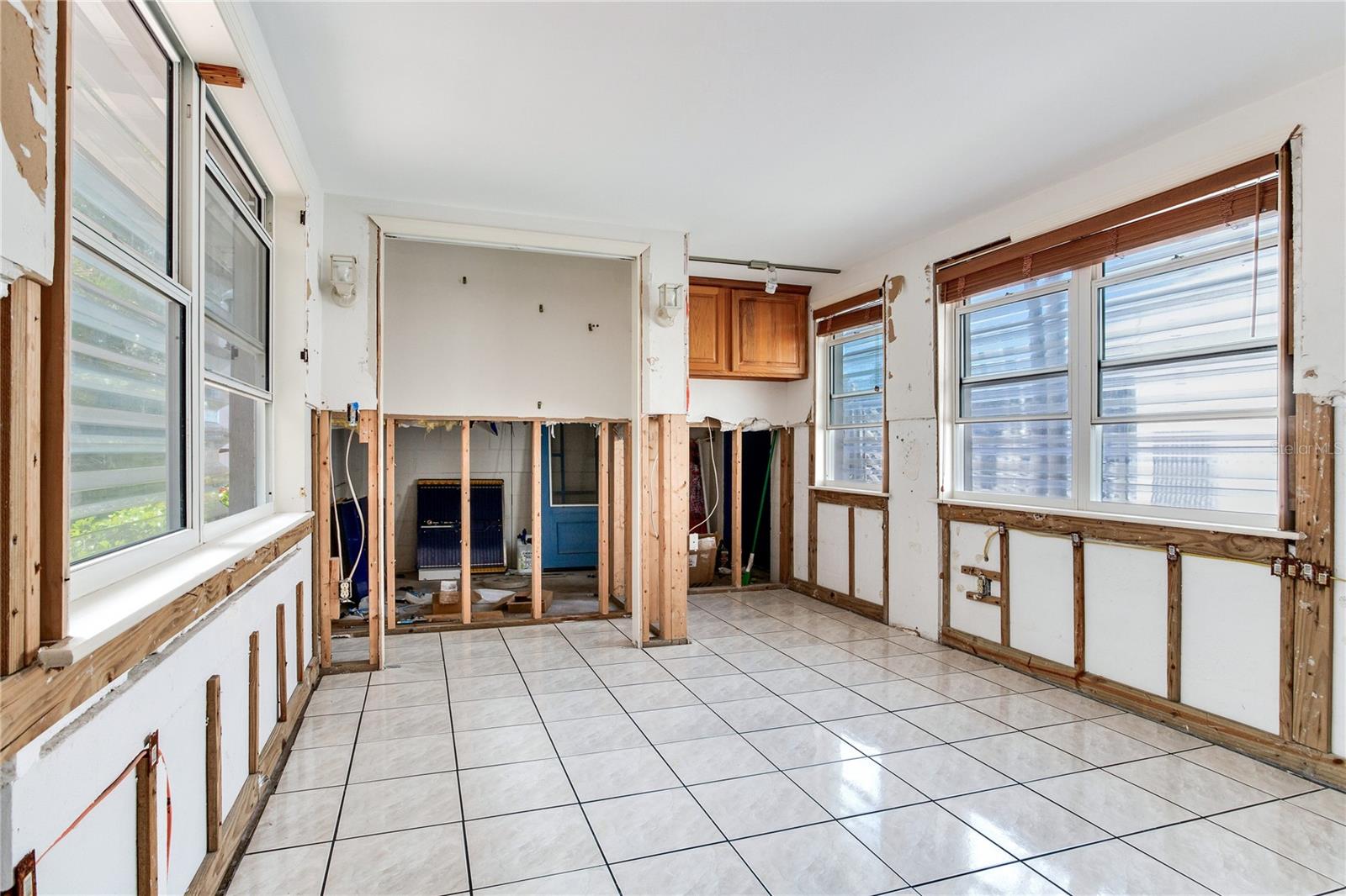 Image 26 of 50 For 16107 Gulf Boulevard