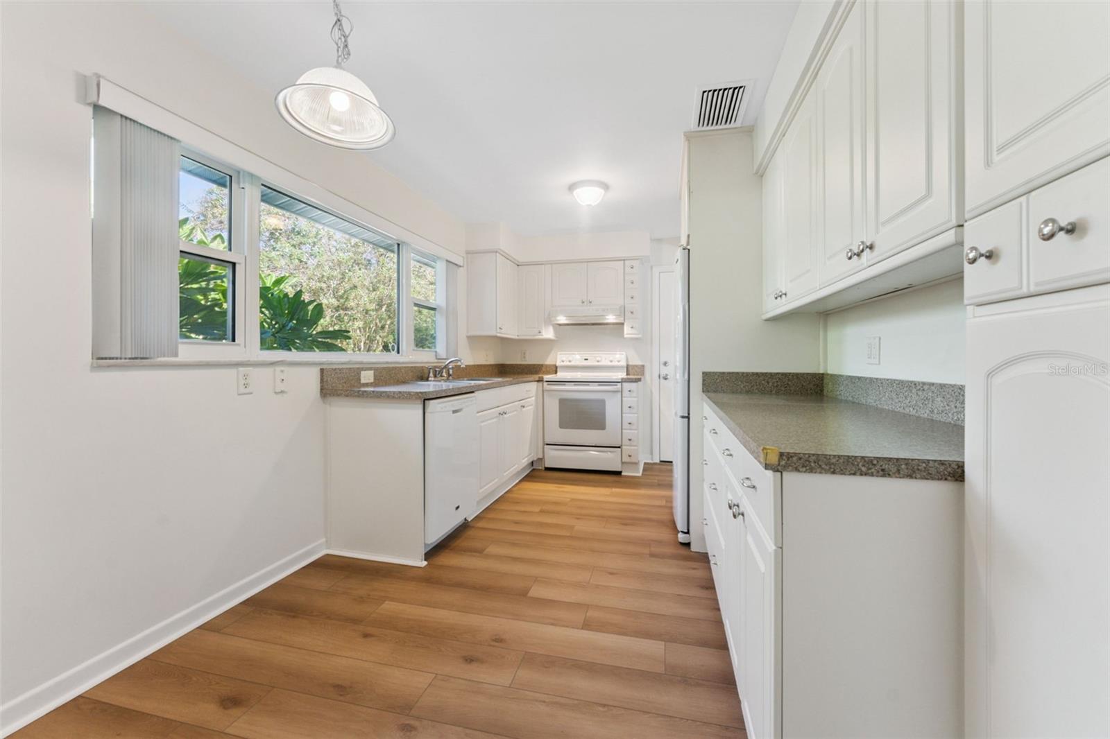 Image 15 of 42 For 1531 Picardy Circle