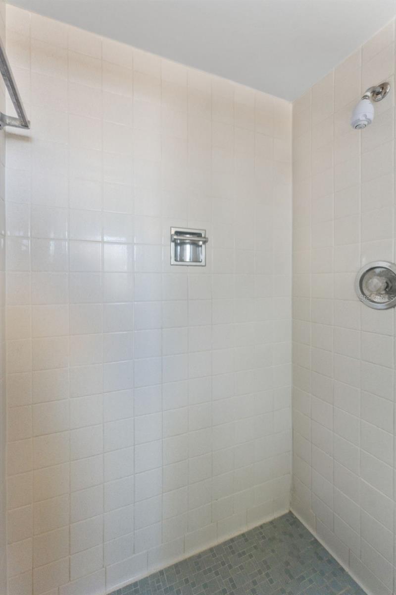 Image 21 of 42 For 1531 Picardy Circle