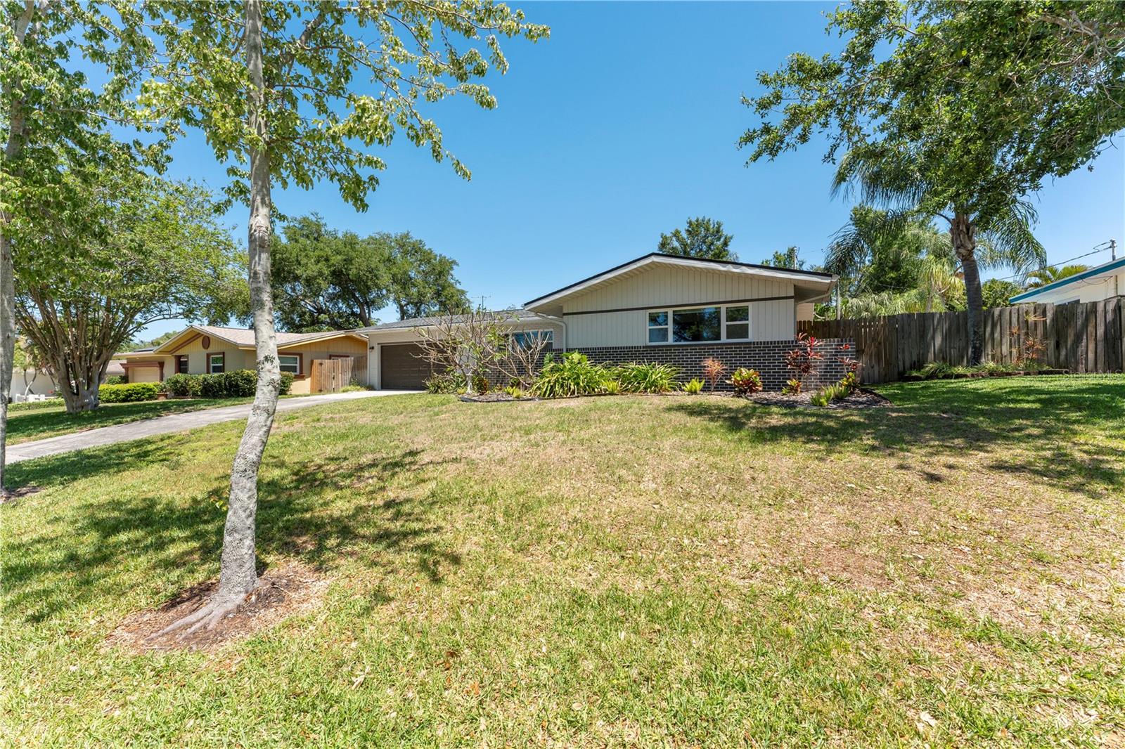 Image 3 of 42 For 1531 Picardy Circle