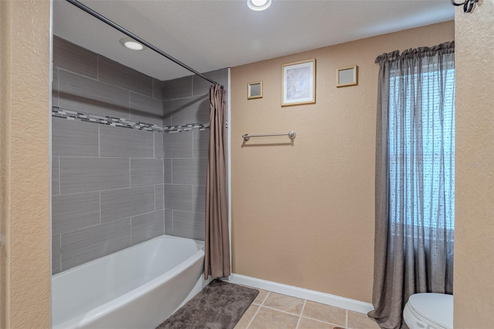 Image 19 of 39 For 18853 Tracer Drive