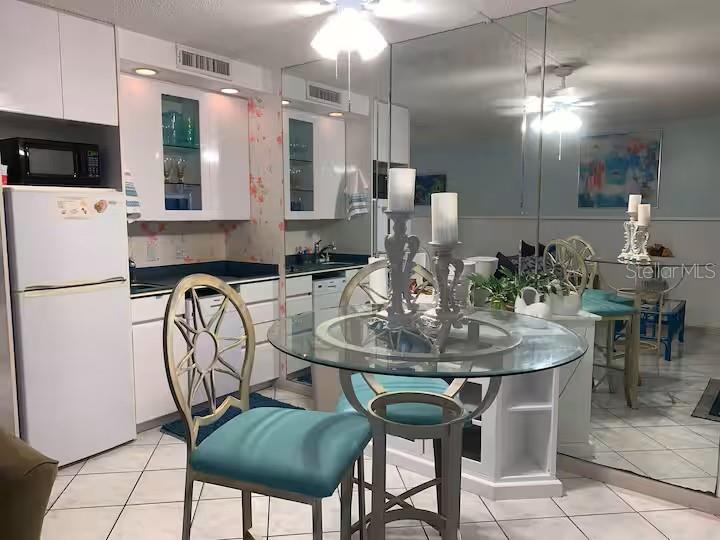 Image 12 of 33 For 800 Bayway Boulevard 26