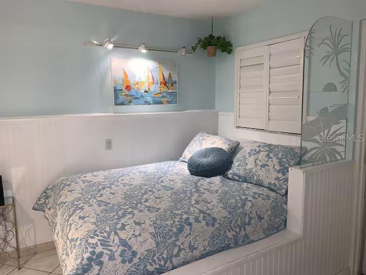 Image 18 of 33 For 800 Bayway Boulevard 26