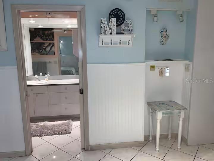 Image 21 of 33 For 800 Bayway Boulevard 26