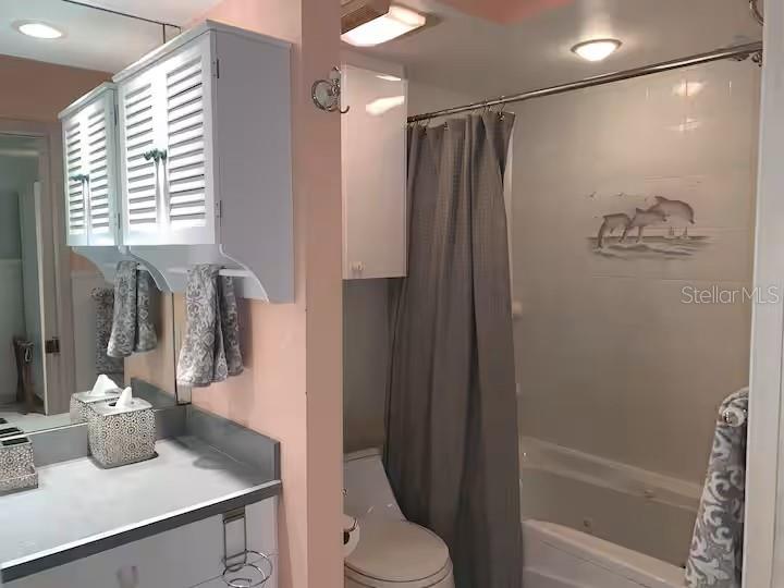 Image 22 of 33 For 800 Bayway Boulevard 26