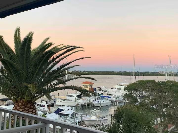 Image 24 of 33 For 800 Bayway Boulevard 26