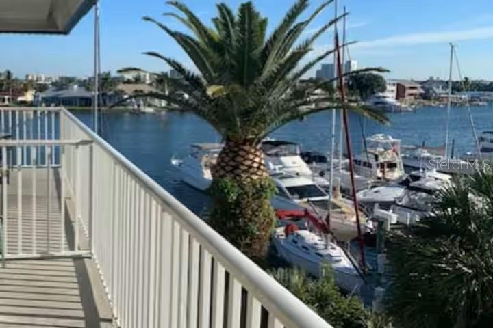 Image 25 of 33 For 800 Bayway Boulevard 26