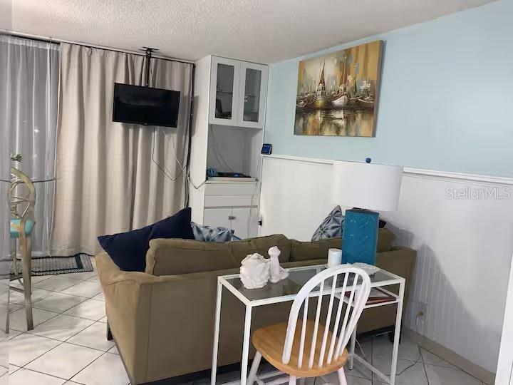 Image 3 of 33 For 800 Bayway Boulevard 26