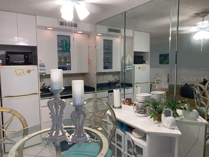 Image 8 of 33 For 800 Bayway Boulevard 26