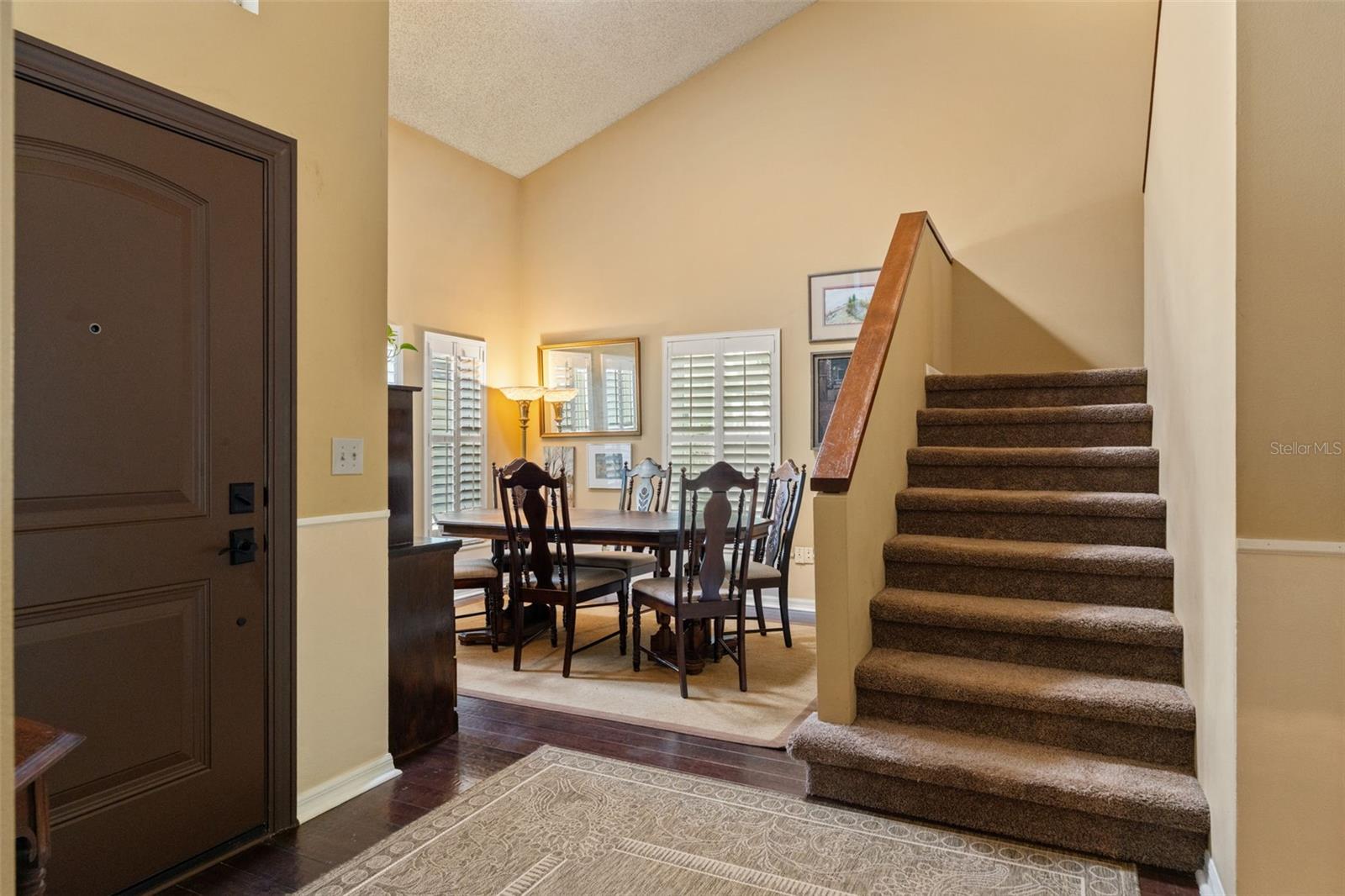 Listing photo id 8 for 16105 Cadbury Court