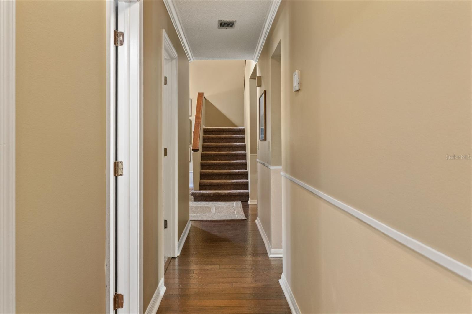 Listing photo id 27 for 16105 Cadbury Court