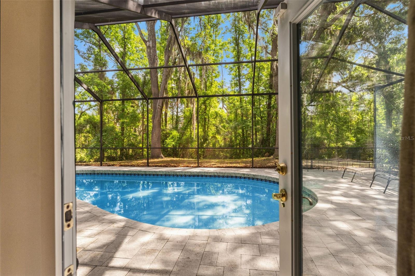 Listing photo id 31 for 16105 Cadbury Court