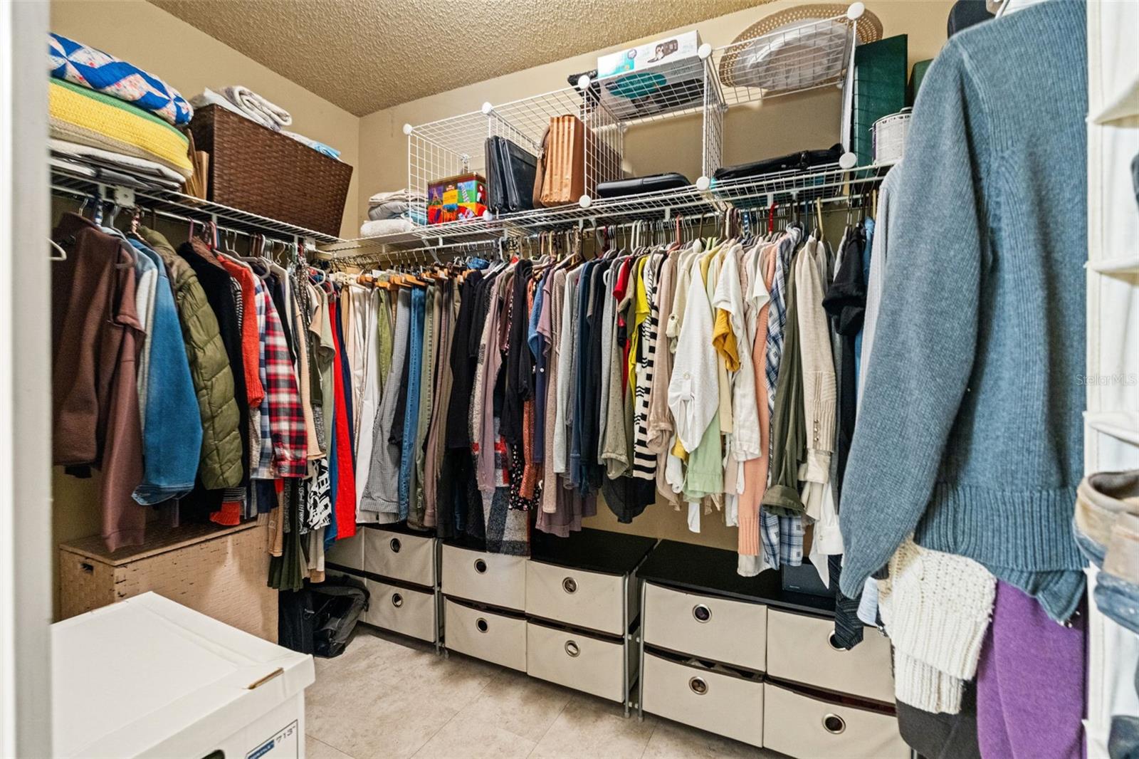 Listing photo id 34 for 16105 Cadbury Court