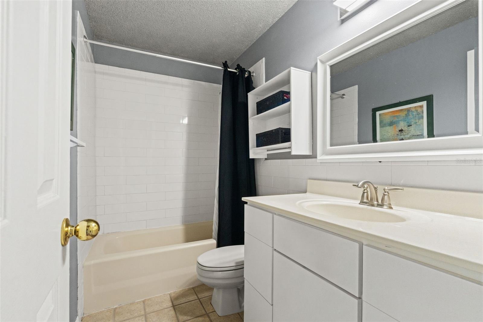 Listing photo id 40 for 16105 Cadbury Court