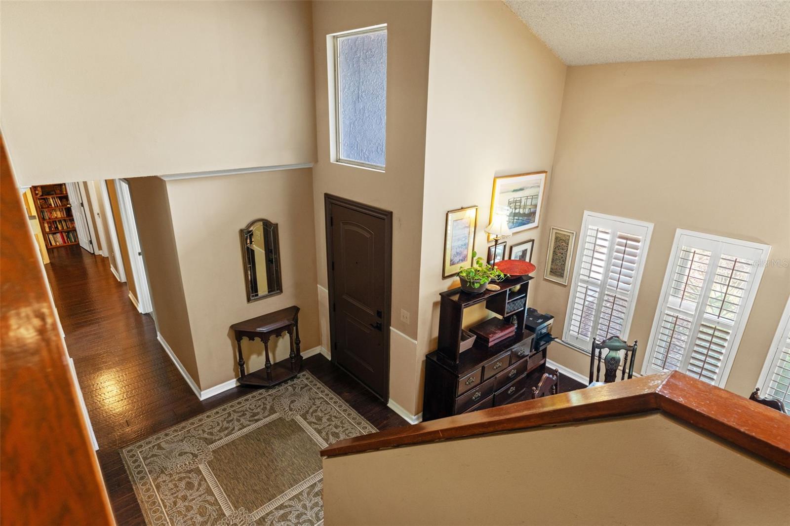 Listing photo id 41 for 16105 Cadbury Court