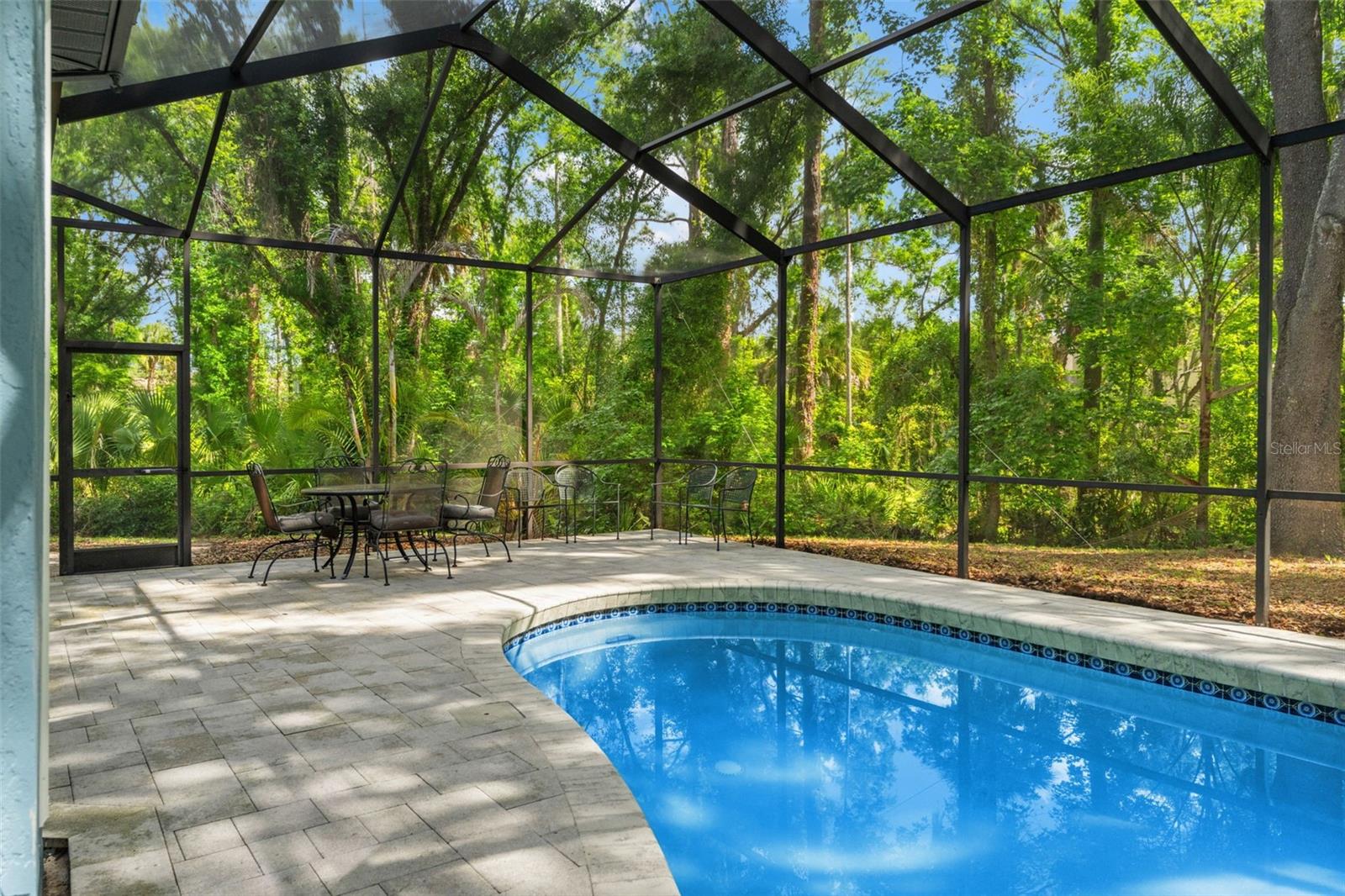 Listing photo id 44 for 16105 Cadbury Court