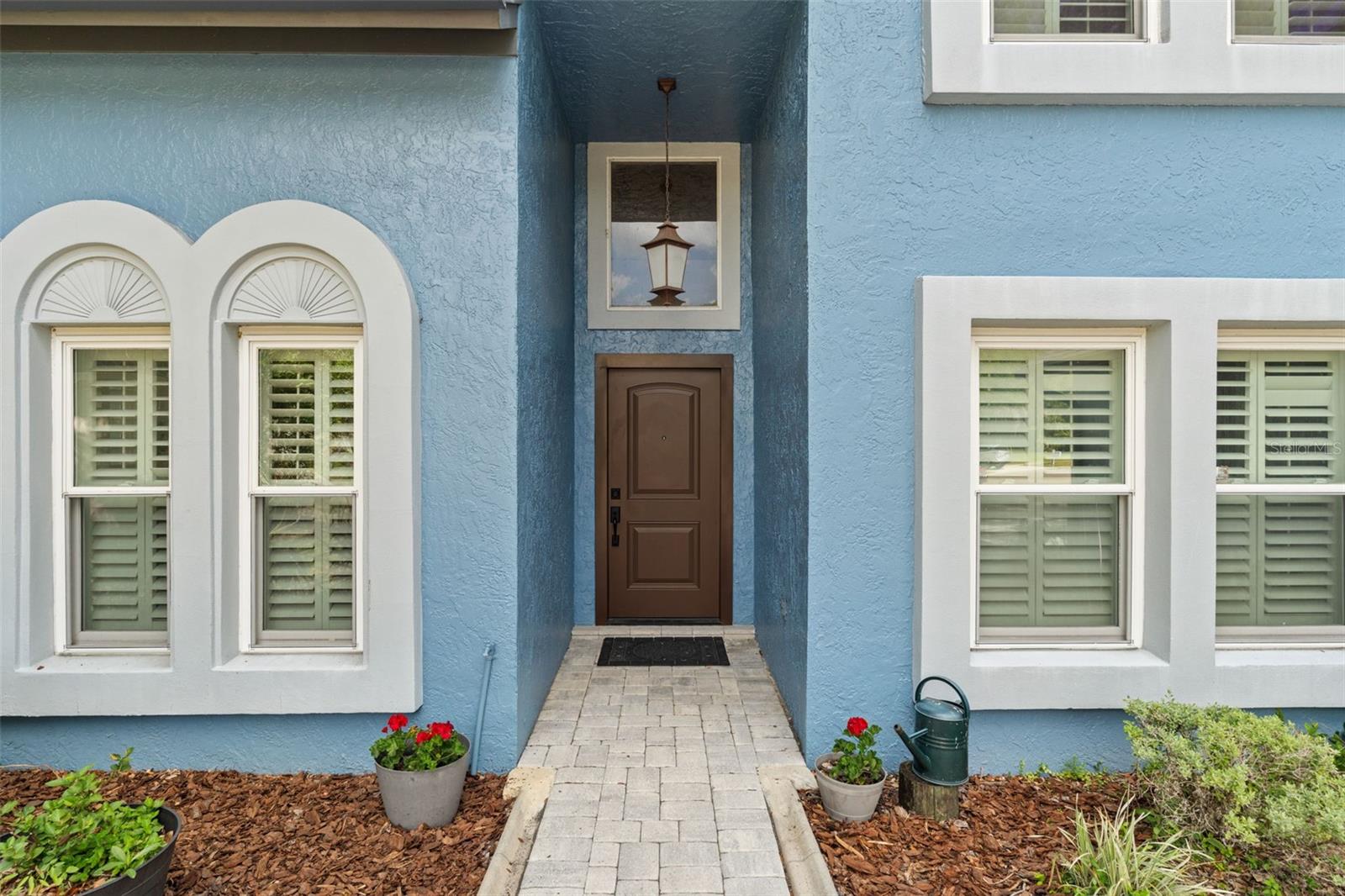 Listing photo id 3 for 16105 Cadbury Court