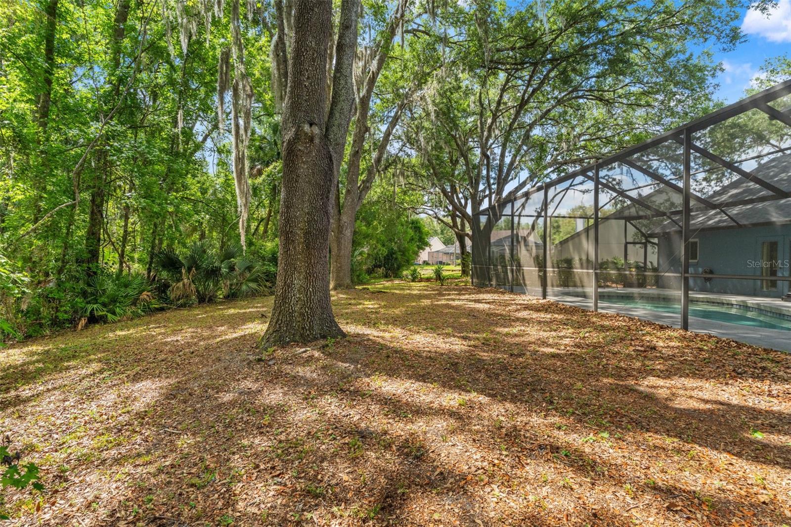 Listing photo id 52 for 16105 Cadbury Court