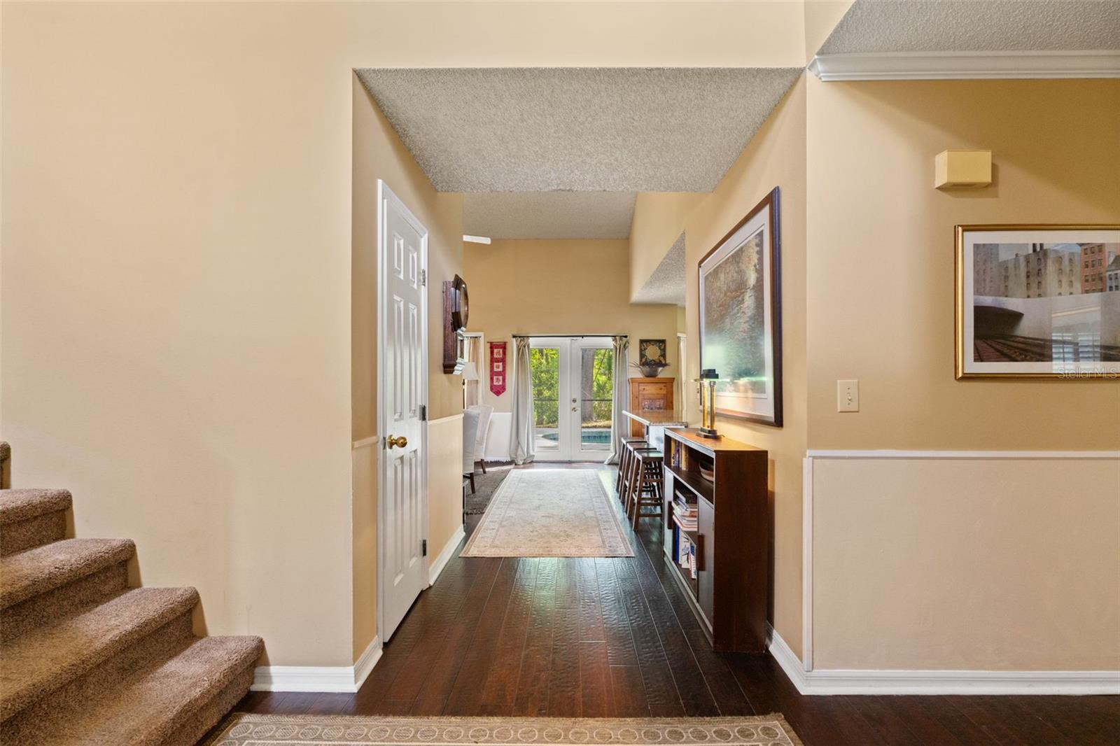 Listing photo id 7 for 16105 Cadbury Court