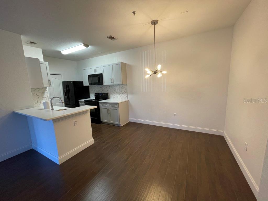 Image 10 of 15 For 5821 Legacy Crescent Place 102