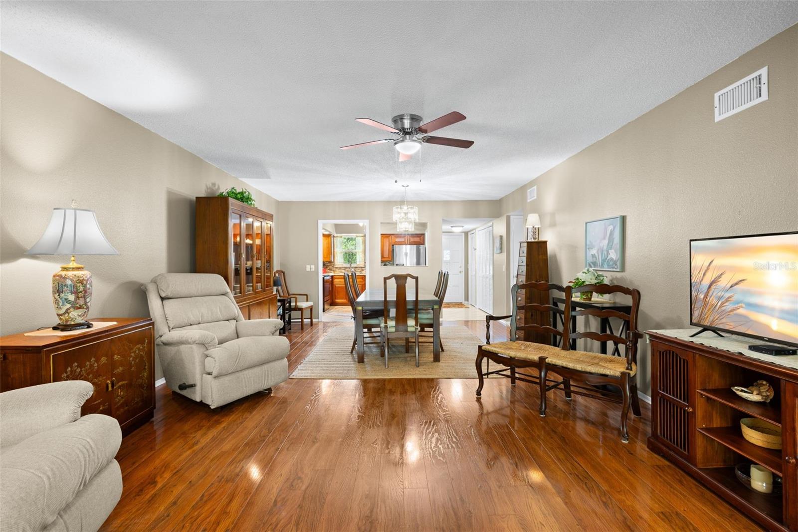 Image 16 of 38 For 2350 Haitian Drive 28