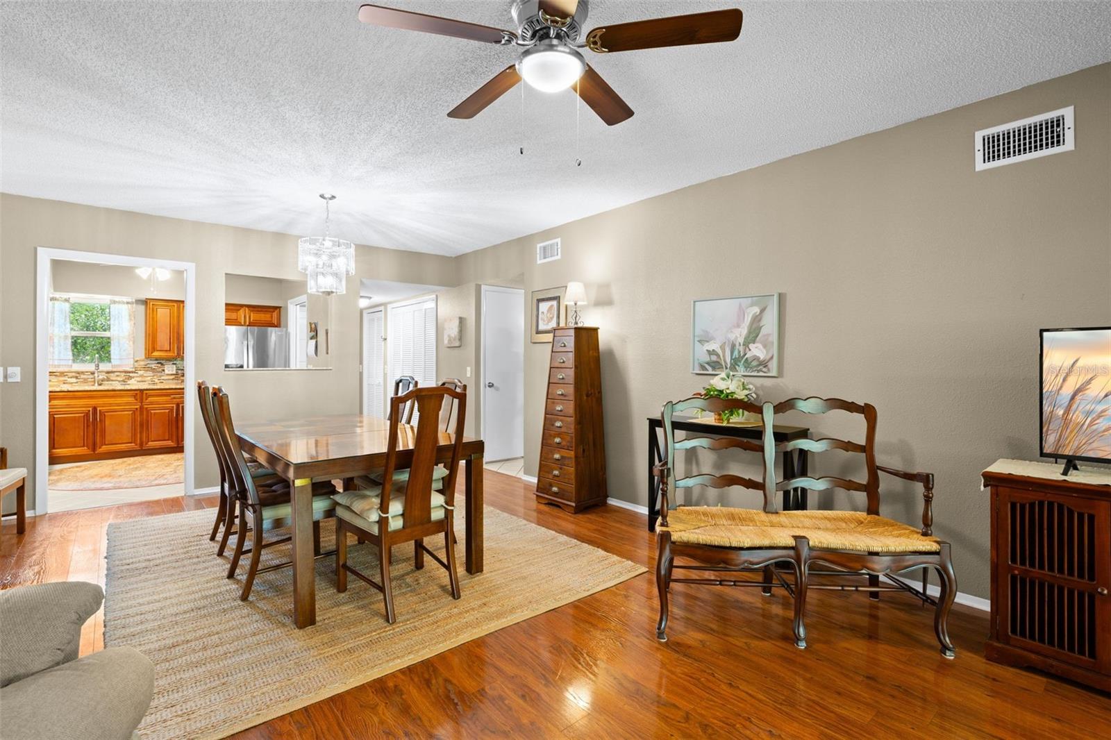 Image 17 of 38 For 2350 Haitian Drive 28