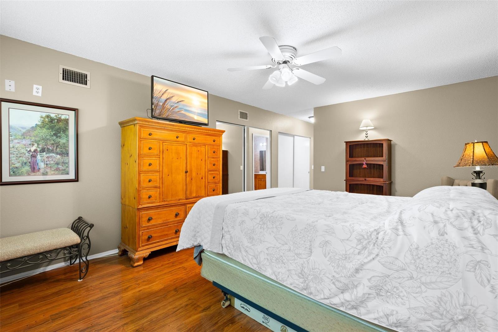 Image 22 of 38 For 2350 Haitian Drive 28