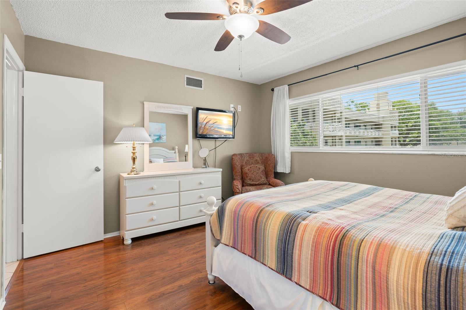 Image 25 of 38 For 2350 Haitian Drive 28