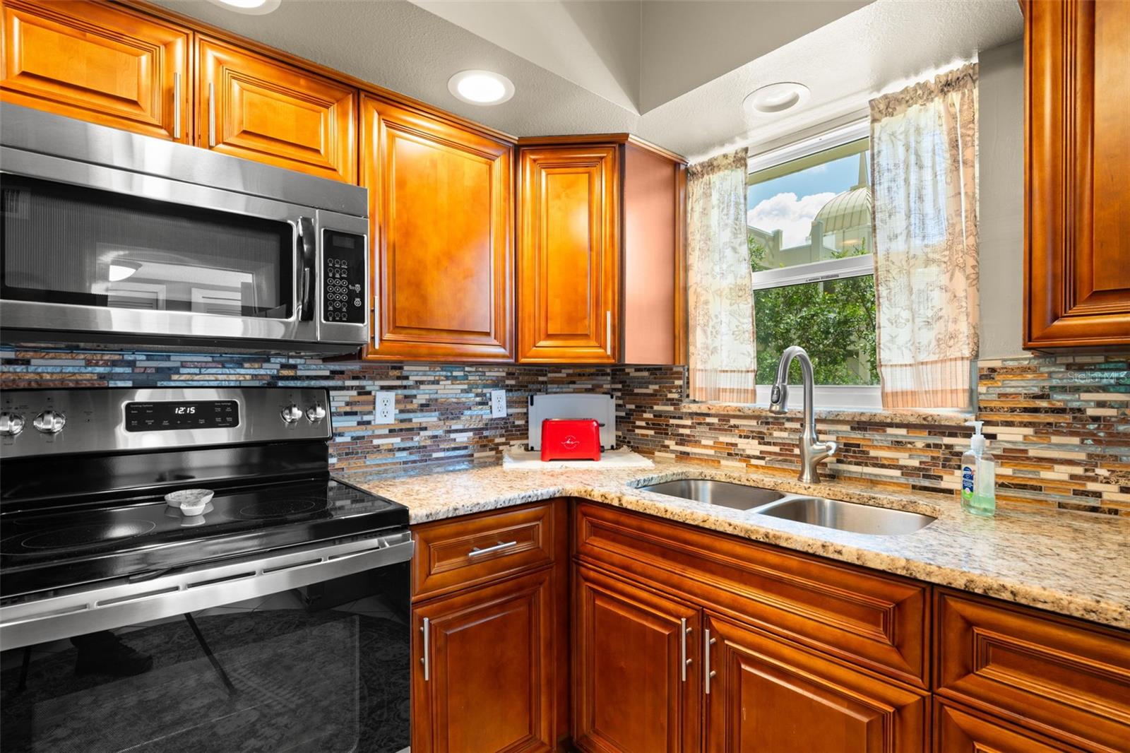 Image 9 of 38 For 2350 Haitian Drive 28